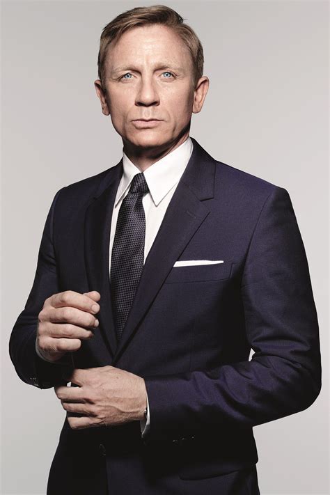 james bond suit daniel craig.